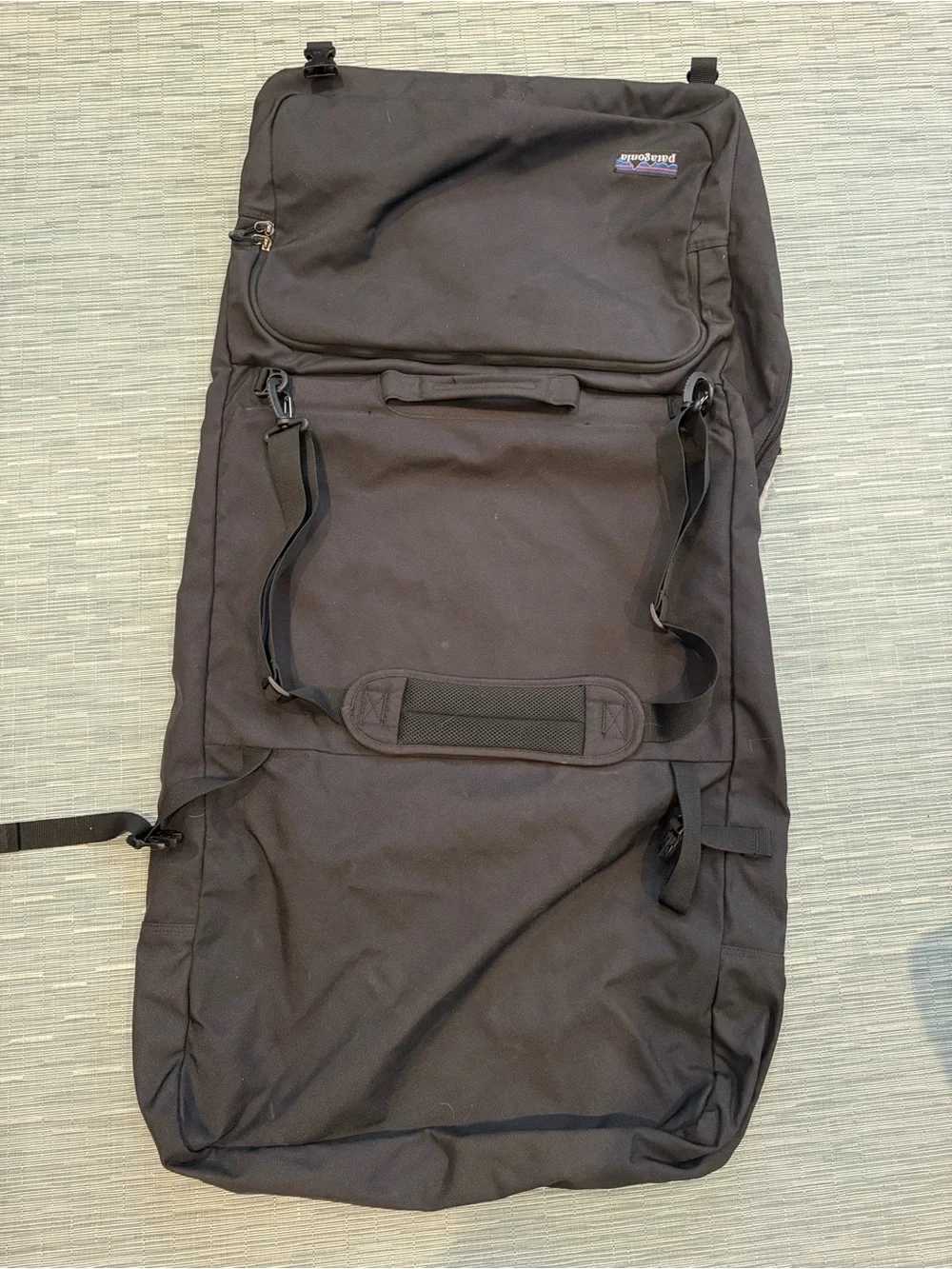 Patagonia Black Burrito Garment Bag with Padded Shoulder Strap